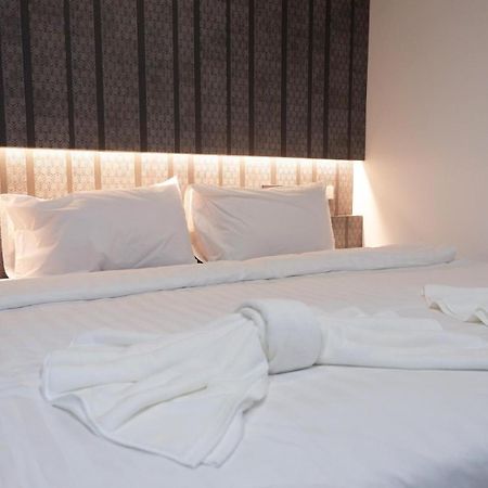 Baan Kun Mhor Hostel บ้านคุณหมอโฮสเทล 曼谷 外观 照片