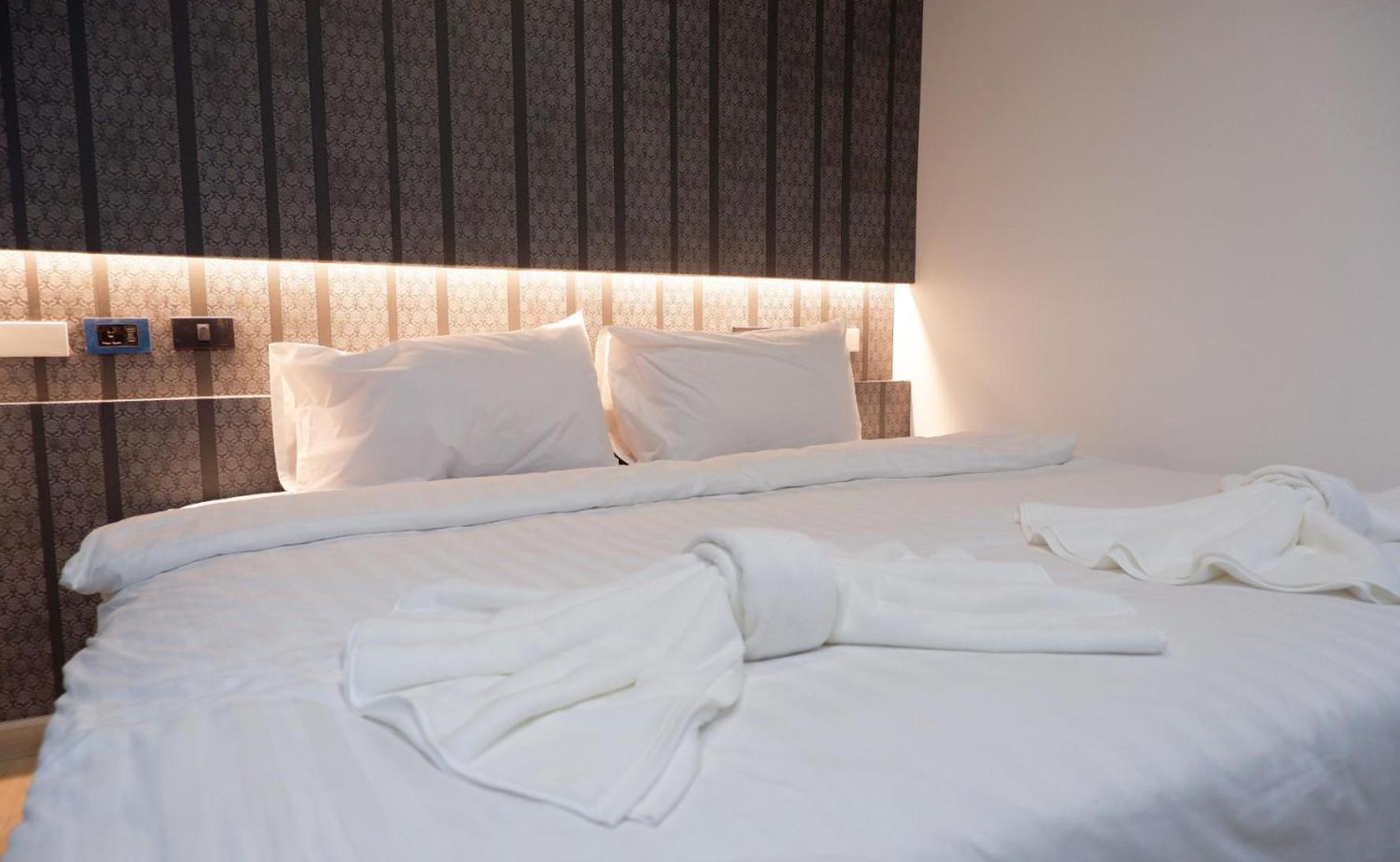 Baan Kun Mhor Hostel บ้านคุณหมอโฮสเทล 曼谷 外观 照片