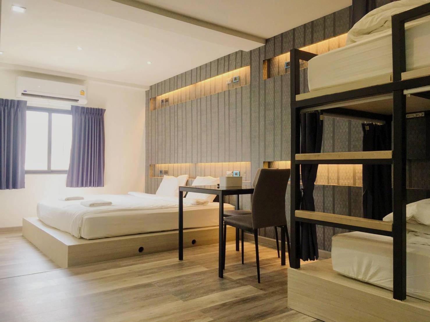 Baan Kun Mhor Hostel บ้านคุณหมอโฮสเทล 曼谷 外观 照片