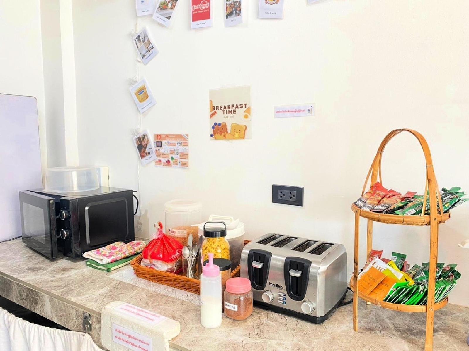 Baan Kun Mhor Hostel บ้านคุณหมอโฮสเทล 曼谷 外观 照片