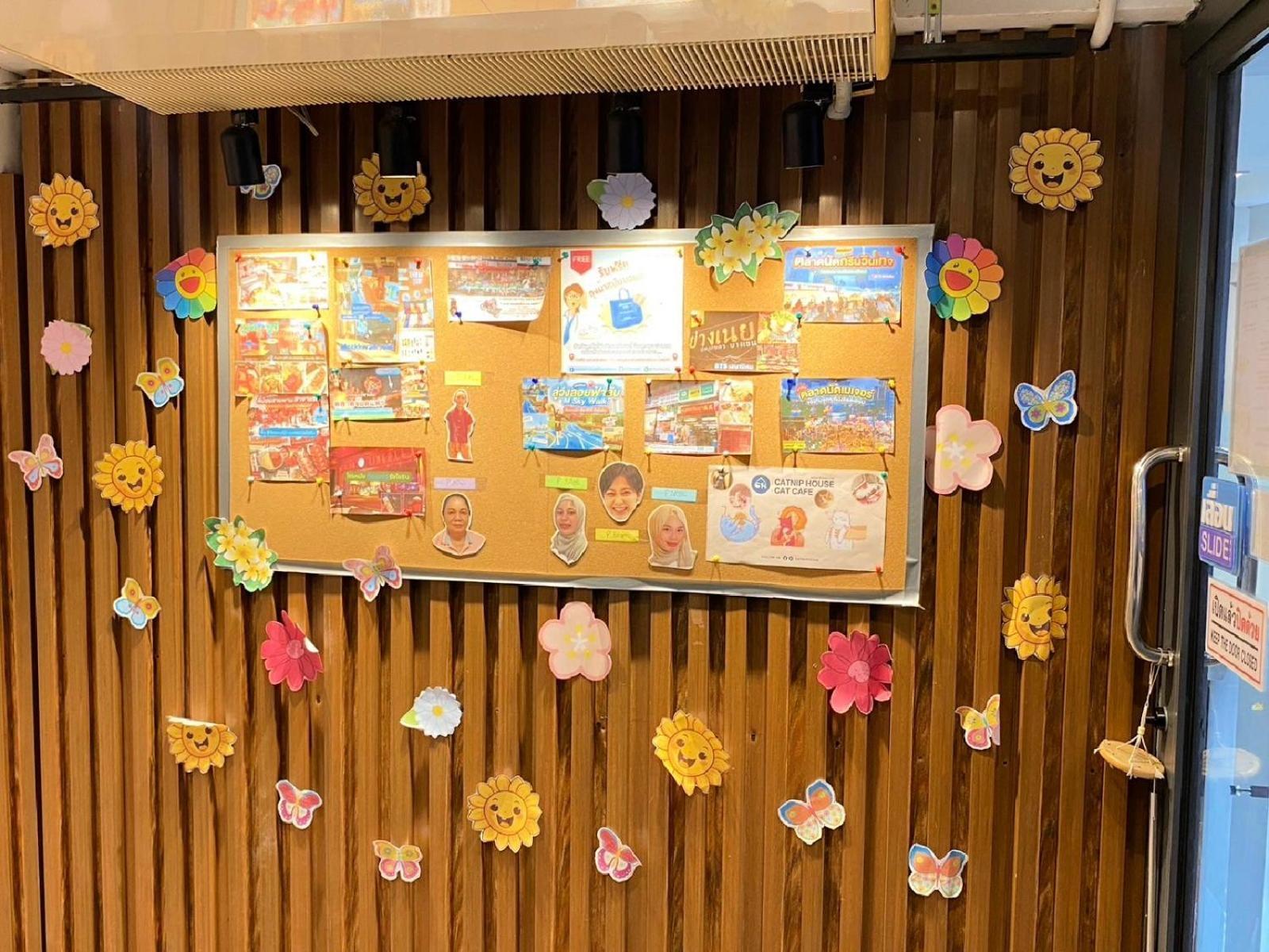 Baan Kun Mhor Hostel บ้านคุณหมอโฮสเทล 曼谷 外观 照片
